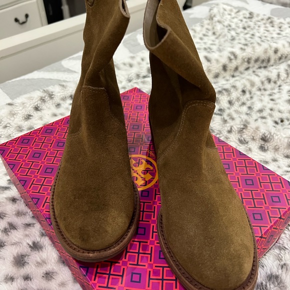 Tory Burch ankle boots. Used in a good conditions - Picture 2 of 7